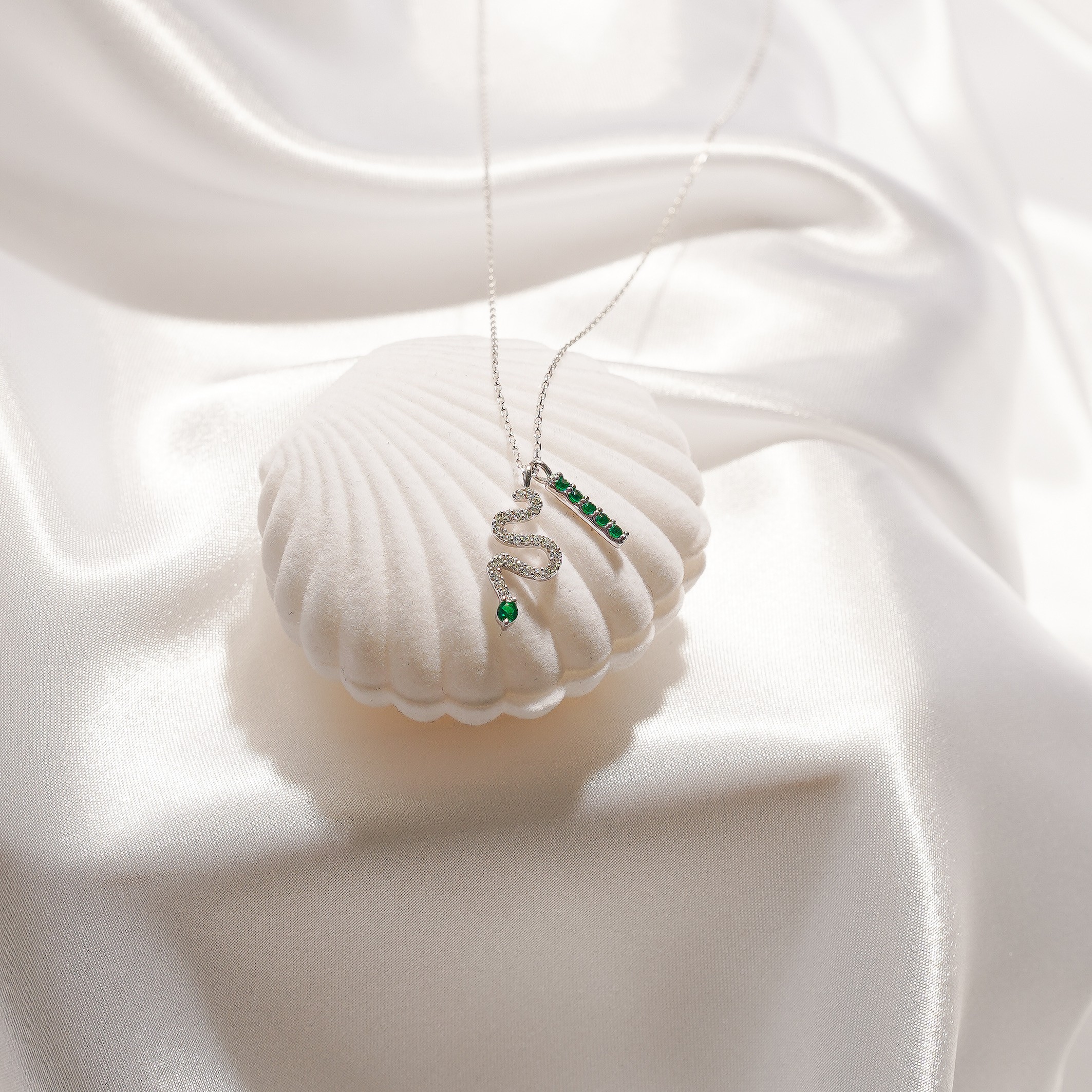 OS - Green Snake & Bar Necklace