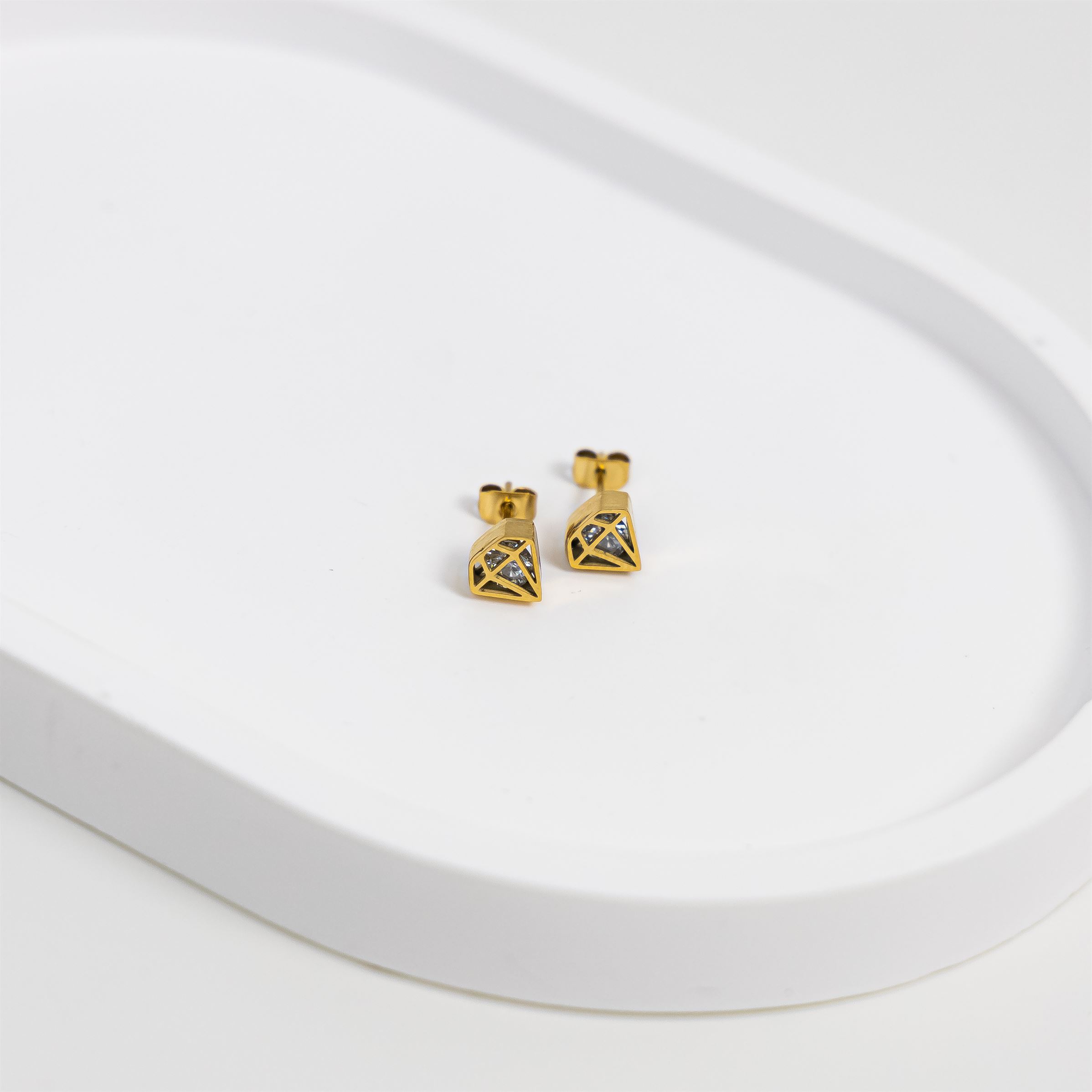 Diamond Shape w Stud Earrings