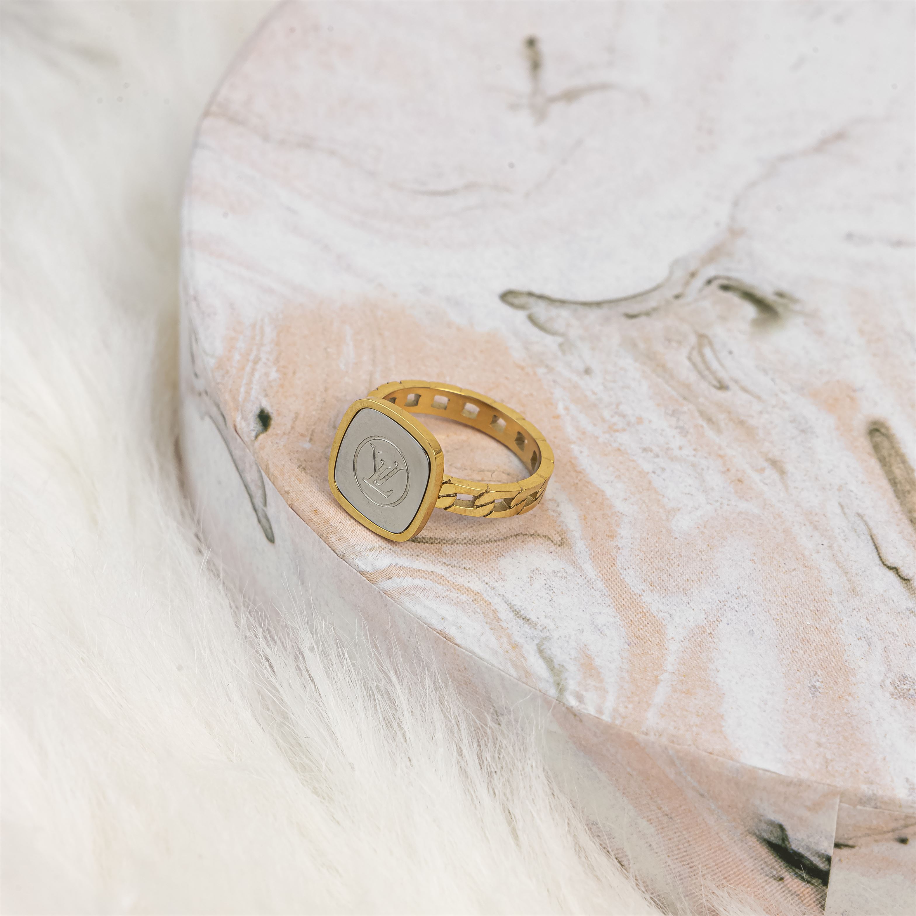 L&V - Square Ring 2
