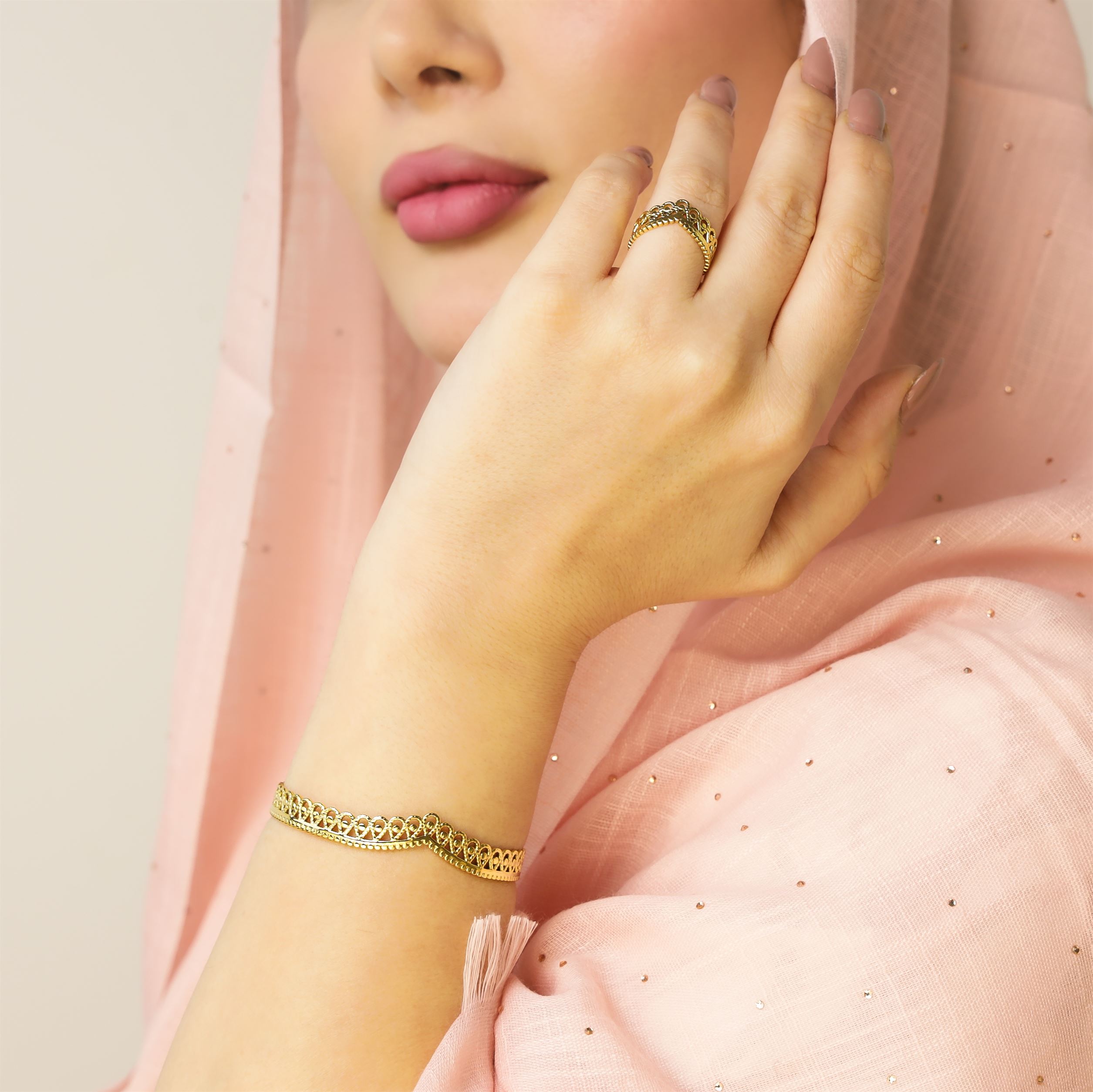 Simple Queen Crown Bangle Set