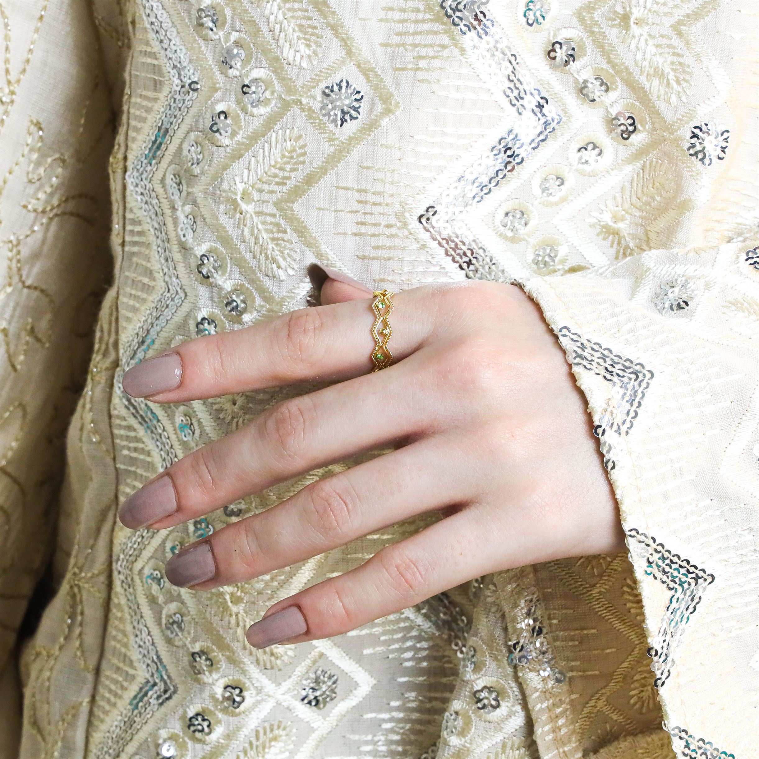 Twisted Zig Zag Lines w Beads & Green Stones Ring