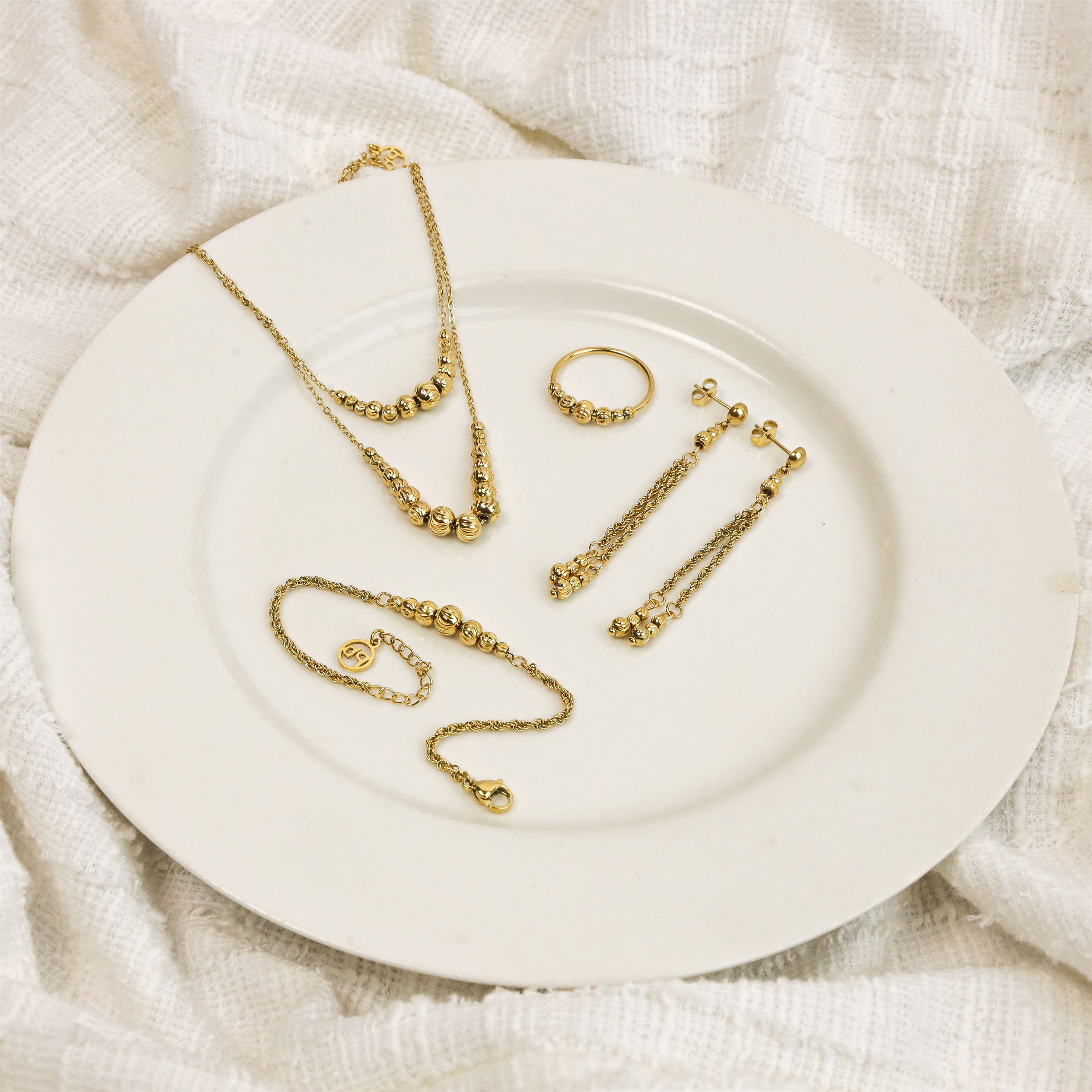 Layared engraved Beads Full Set