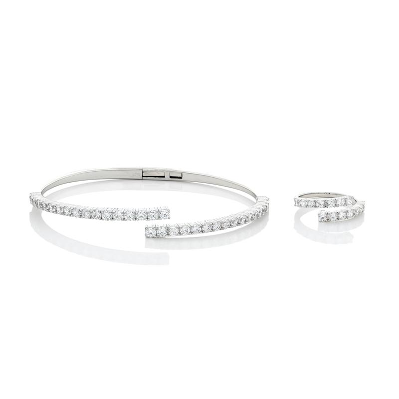 طقم أساور بتصميم مخطط مع حجر صغير وتصميم متجاوز 