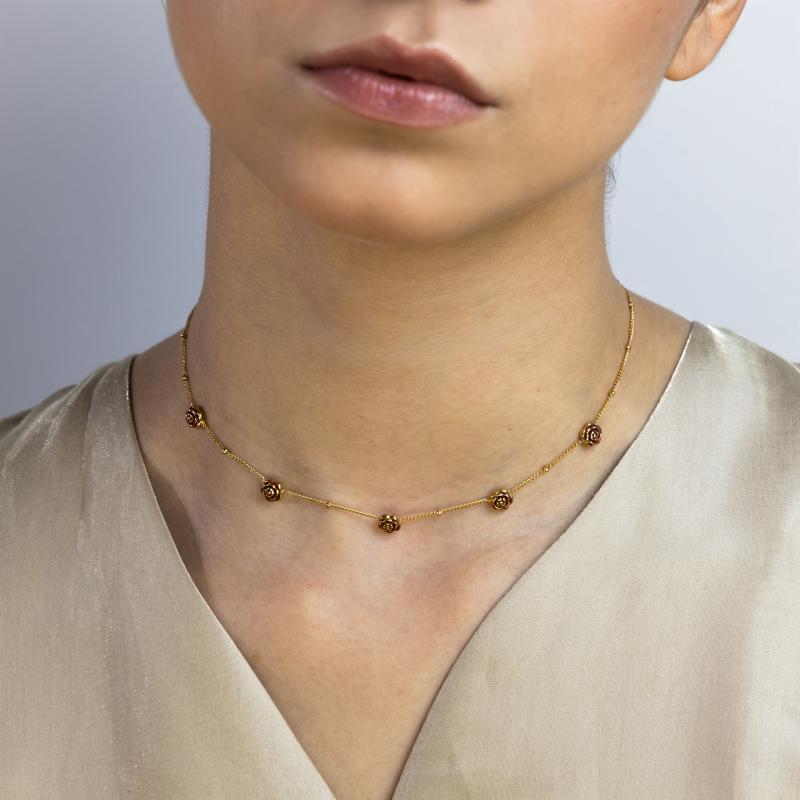 تشوكر بخمس ورود