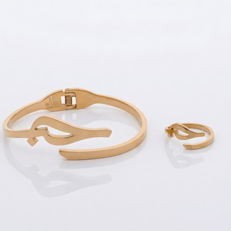 طقم سوار مع خاتم بكلمة حب 