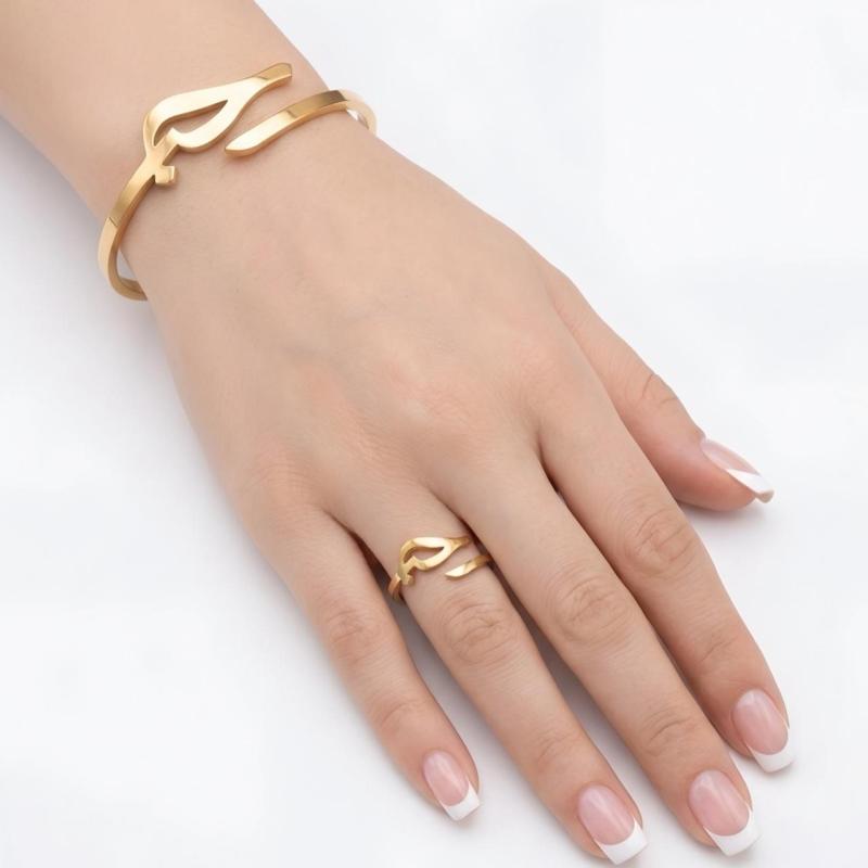 طقم سوار مع خاتم بكلمة حب 