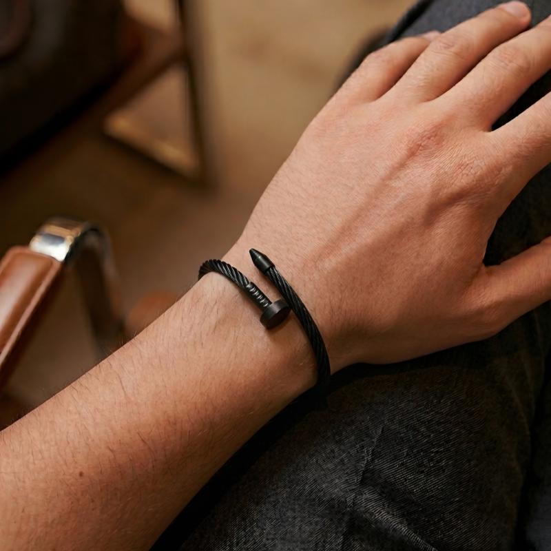 سوار حبل بمسمار