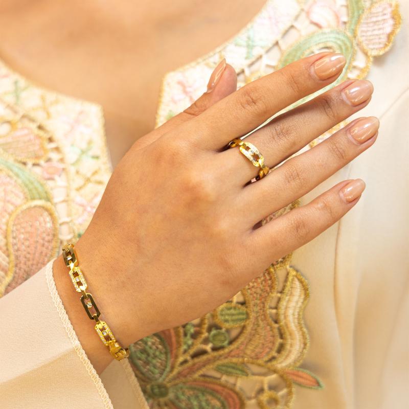 سلاسل وصلات بأحجار متناوبة