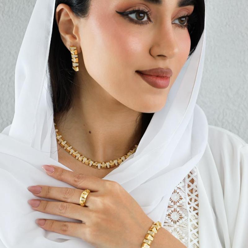 طقم كامل - إكسسوار ذهبي