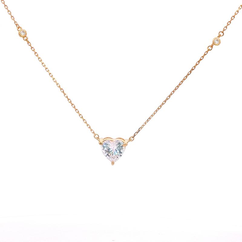 قلادة قلب كريستالي مرصع بحجر مع قطعتين من الأحجار (فضة أصلية)