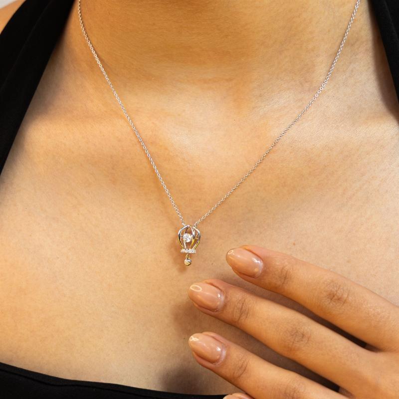 قلادة بالون مرصع بأحجار بنفسجية وبيضاء متحركة (فضة أصلية)