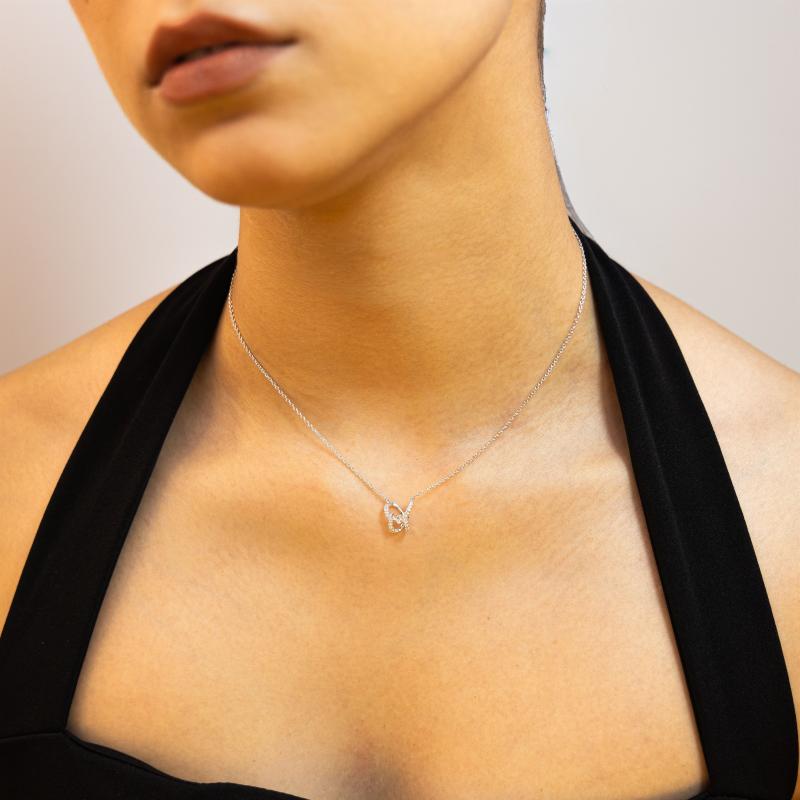 قلادة فراشة متدلية على شكل حجر (فضة أصلية)