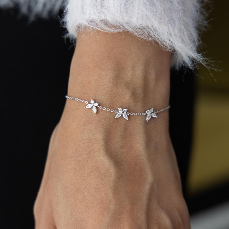 سوار فضة أصلية – ثلاث فراشات صغيرة مرصعة بالأحجار