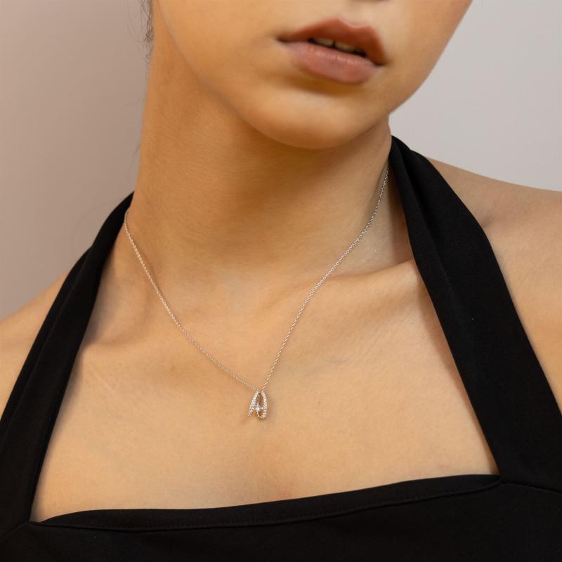 قلادة بتعليقة هيب هوب مرصعة بحجر متدلية (فضة أصلية)