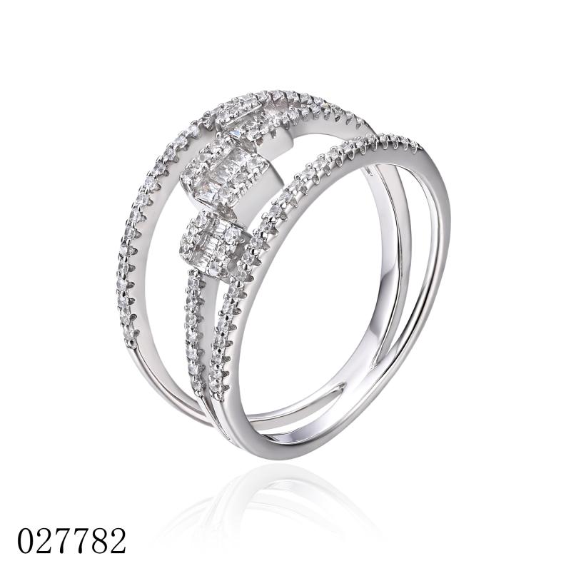 خاتم فضة أصلي بثلاثة أحجار كريستال بتصميم متدرج