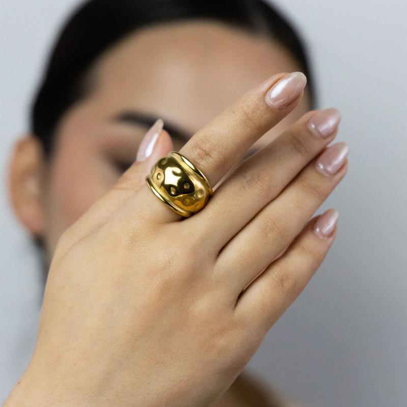 خاتم قبّة مطروقة