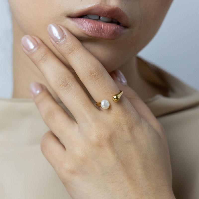 خاتم اللؤلؤ والقطرة الذهبية (مقاس حر)