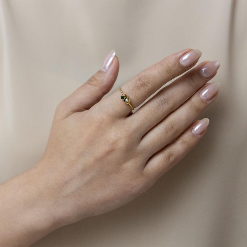 خاتم تفتح اللؤلؤ مع حجرين أخضر مزدوجين (مقاس حر)