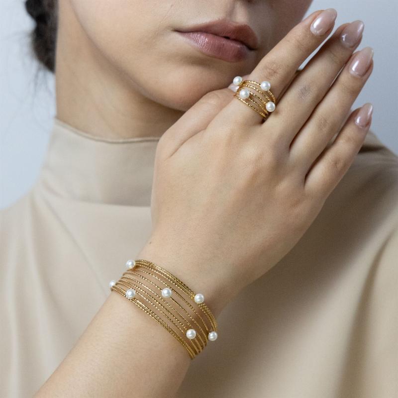 مجموعة أساور متعددة الصفوف باللؤلؤ العائم