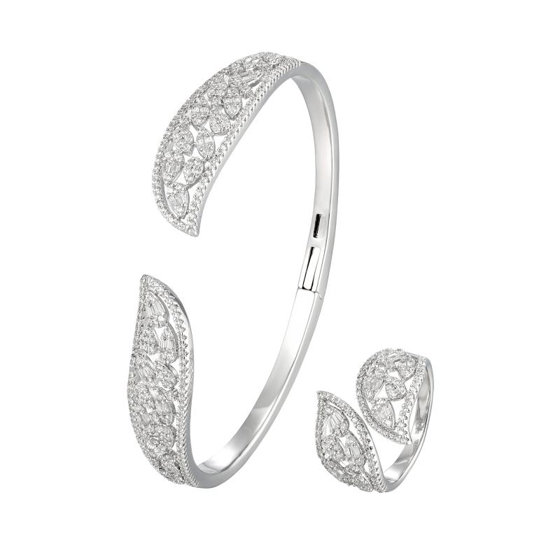 طقم أساور بتصميم ورقة رقيقة مرصعة بالكريستال