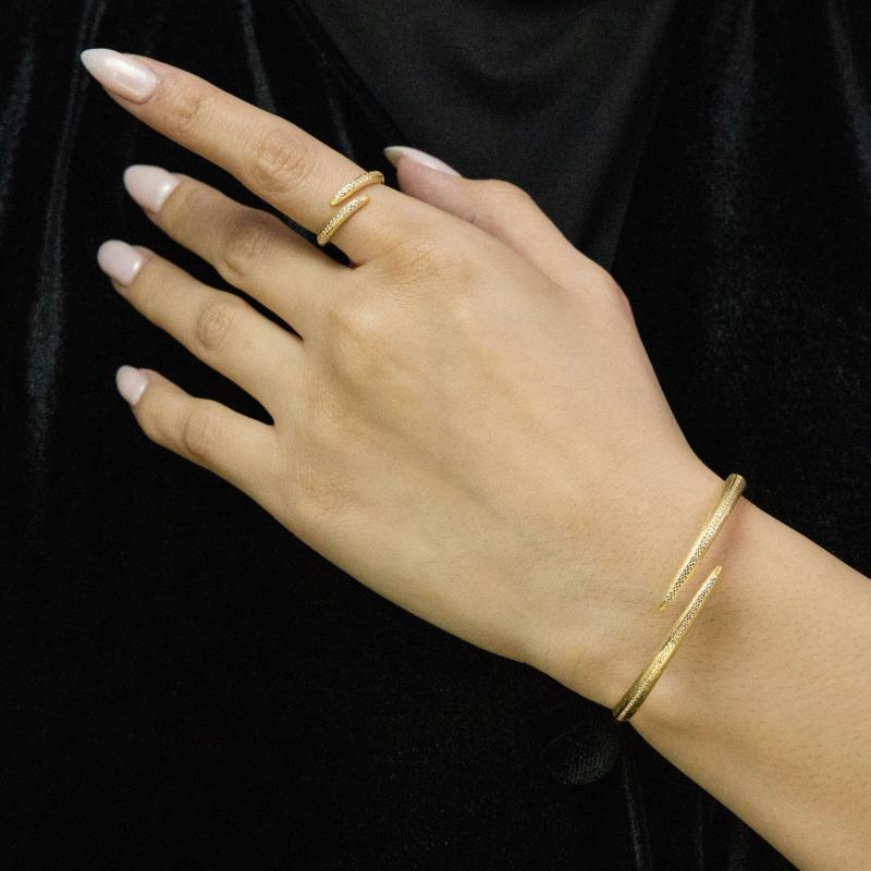 طقم أساور بتصميم ذيل مزدوج مرصع بحجرين مع لمسة مصقولة