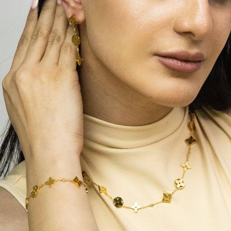 L&V - 3 تعليقات مختلفة مع أقراط مسمارية