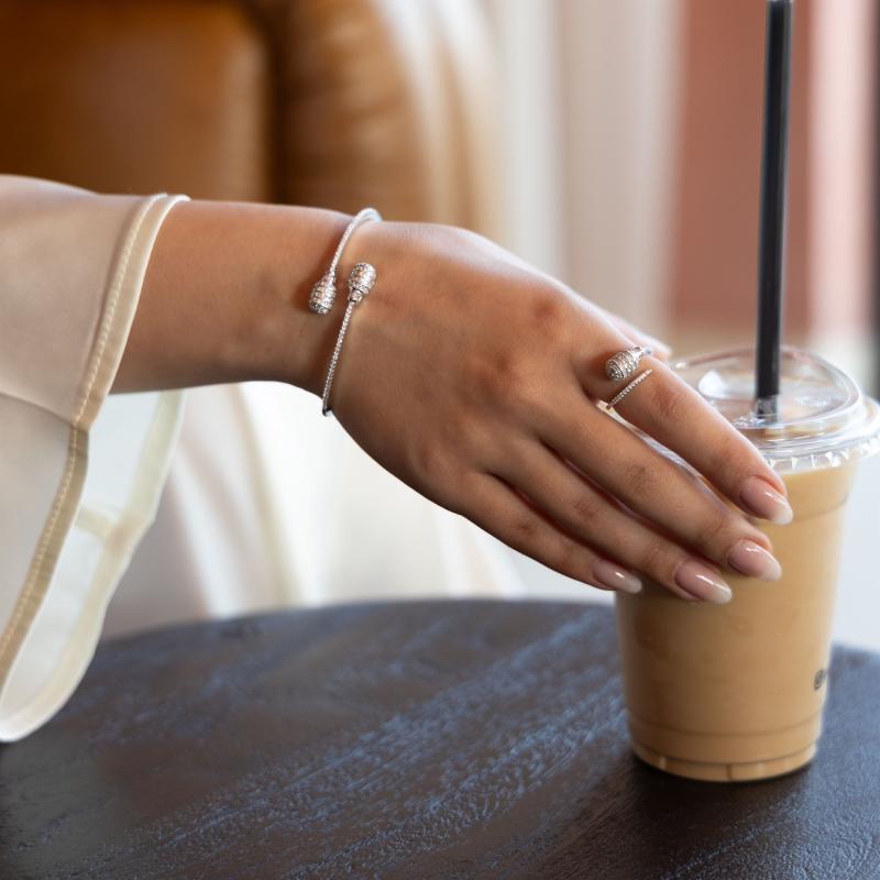 طقم أساور بتصميم أسطواني مزدوج مرصع بالكريستال