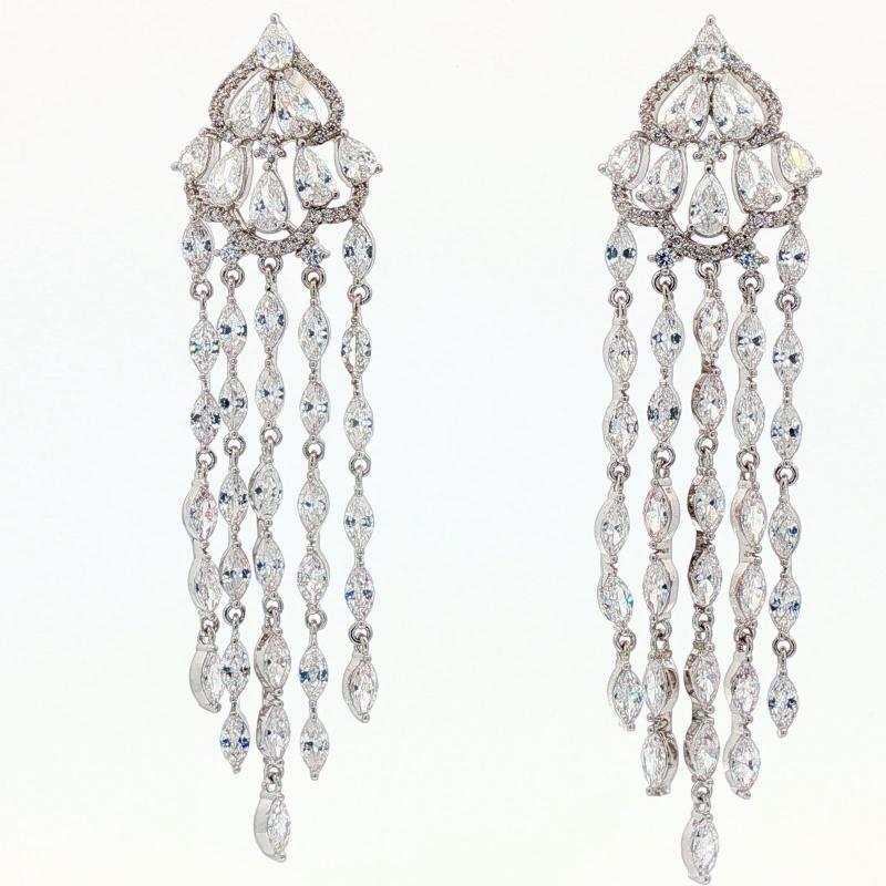 أقراط بتصميم شلال متدرّج من القطرات اللامعة