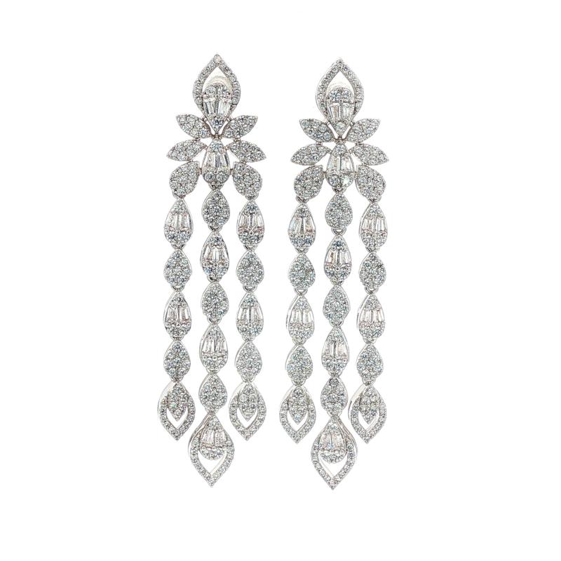 أقراط بتصميم انسيابي متدرّج مستوحى من الطابع السماوي