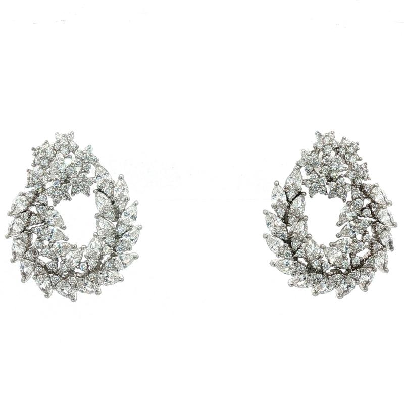 أقراط بكريستالات متعددة بتصميم قطرة دمعة