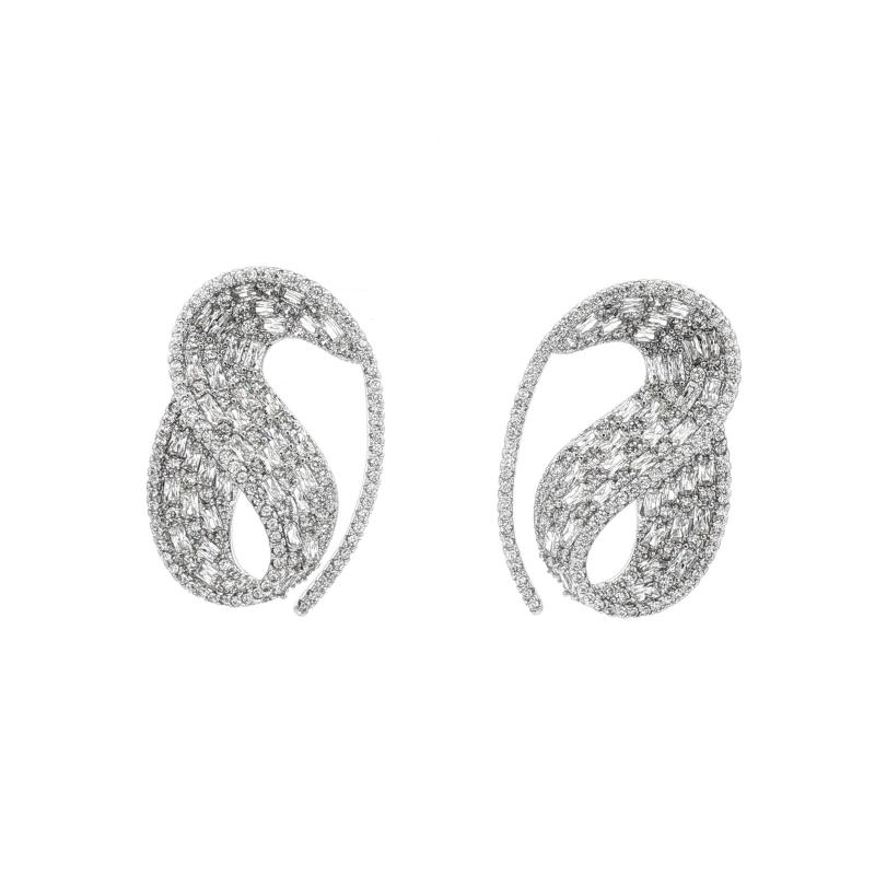 أقراط مرصعة بالكامل بالأحجار بتصميم موجة تالاي الانسيابي