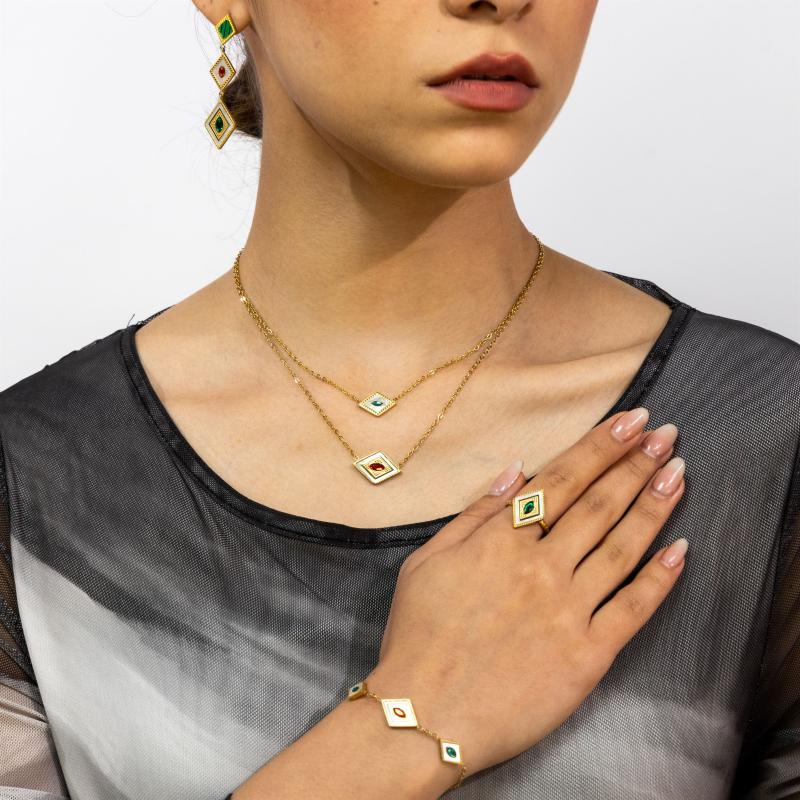 طقم كامل بتصميم قطري مع أحجار ماركيز ملونة