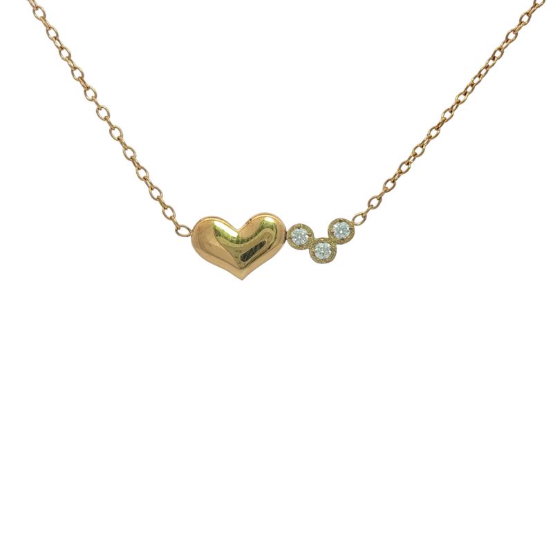 قلادة قلب ذهبي مع 3 مسامير
