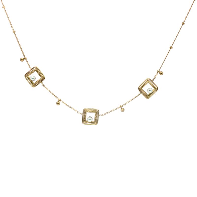 قلادة ثلاثة مربعات مع لؤلؤ