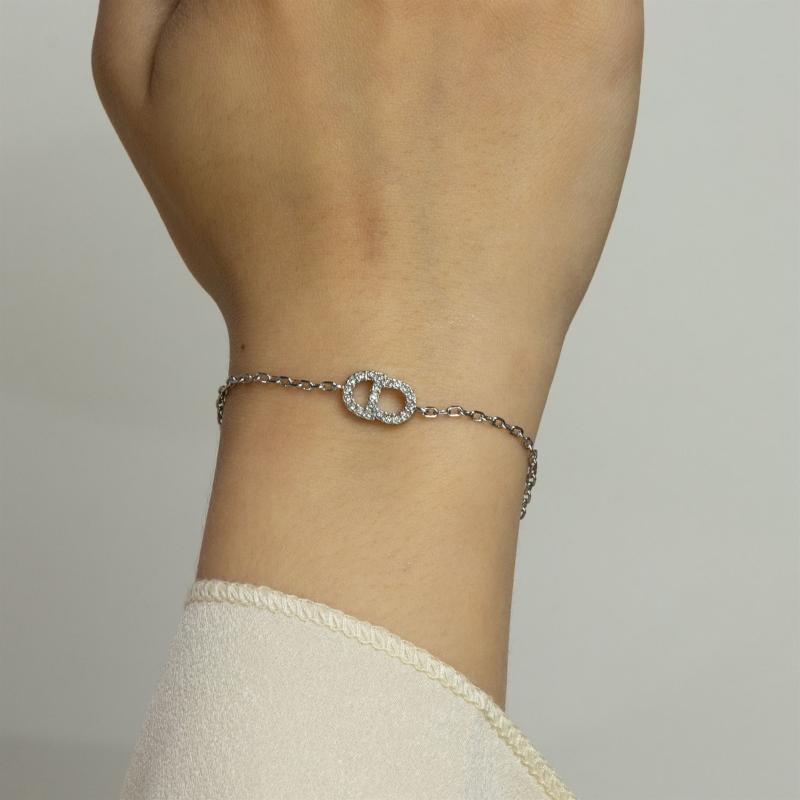 سوار شعار C&D الصغير مع أحجار مستوحى