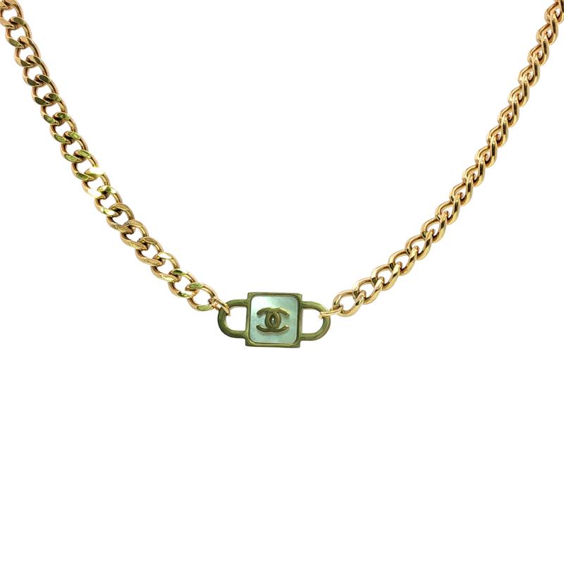 عقد سلسلة CC باللؤلؤ