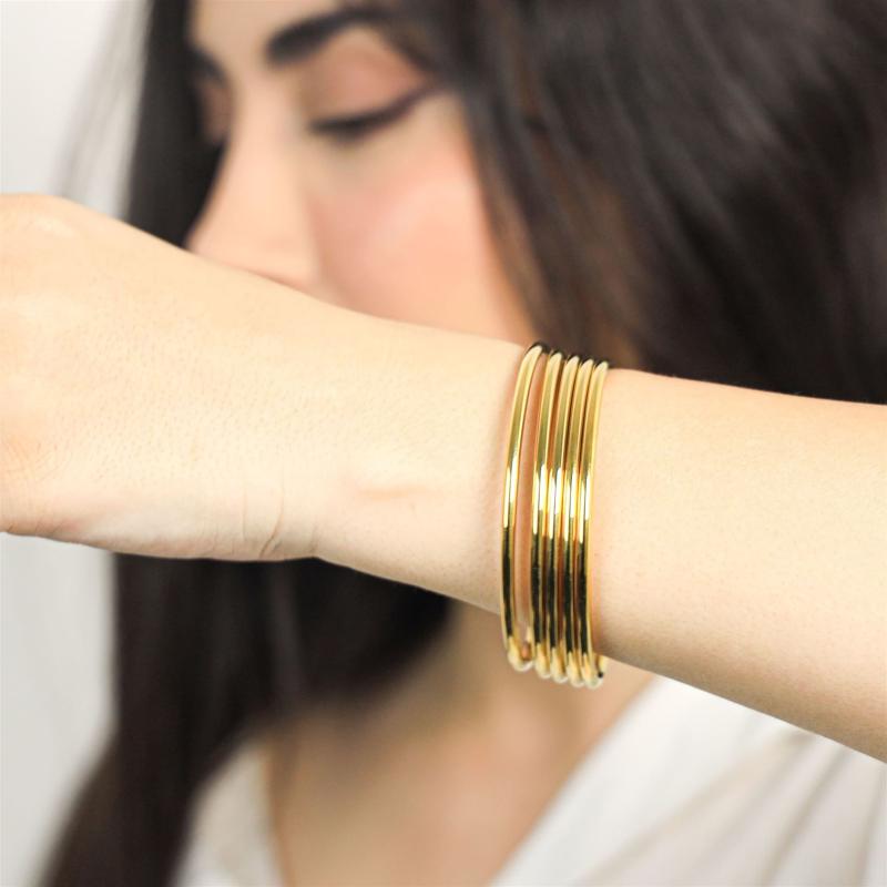 طقم 5 أساور ذهبية لامعة