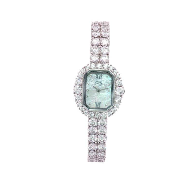 ساعة باريس بوتيك – إكسسوار فضي راقٍ