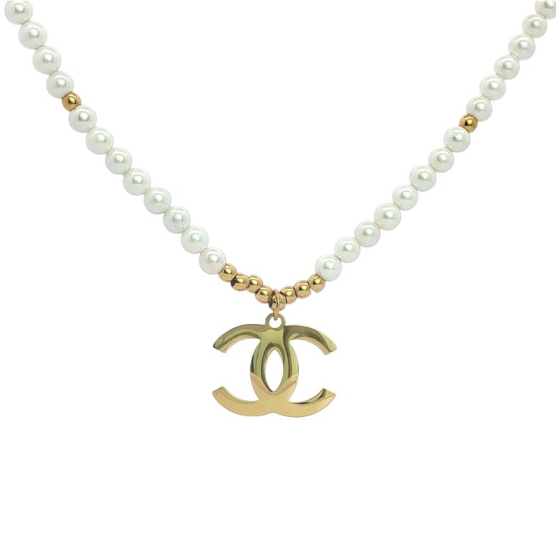 قلادة شعار مع سلسلة من اللؤلؤ