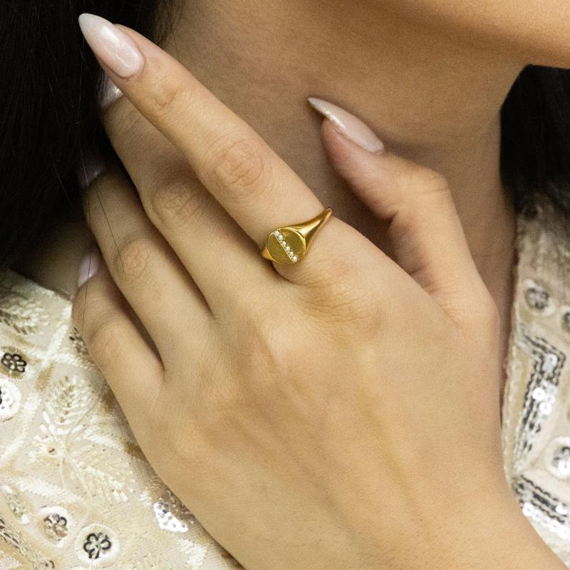 خاتم عمودي صغير بست لآلئ