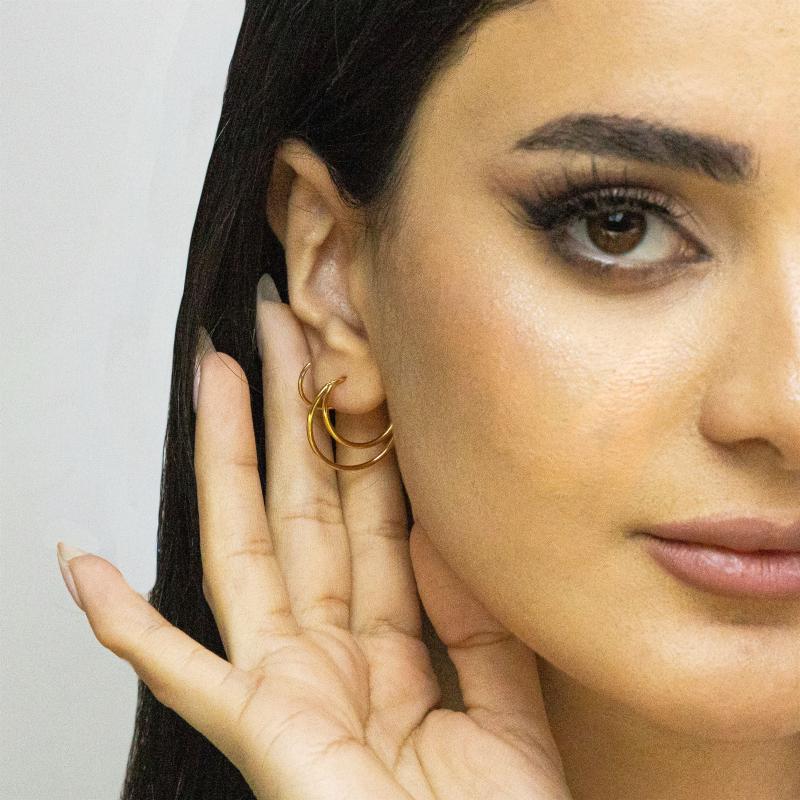 أقراط القمر الحلزونية