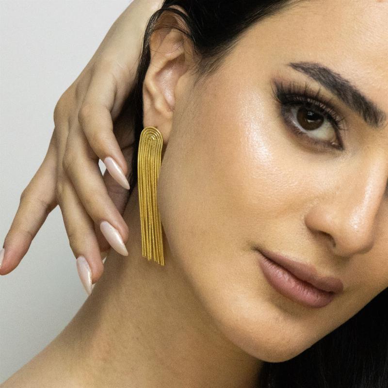 أقراط سلاسل طويلة متدلية