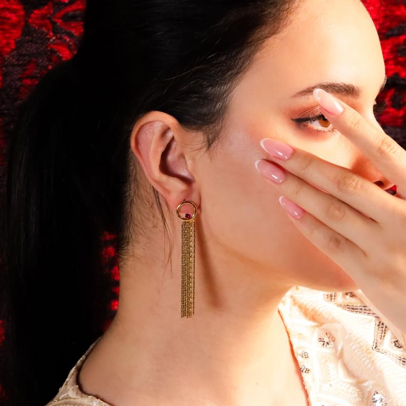 أقراط حجر وردي مع سلسلة متدلية