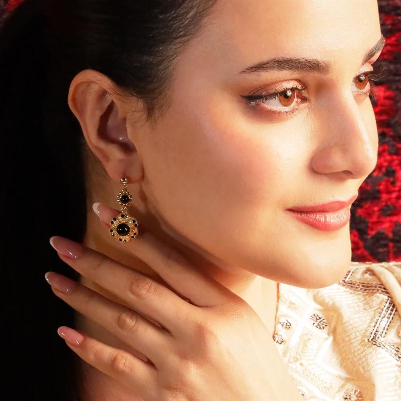 أقراط زهرة منتصف الليل