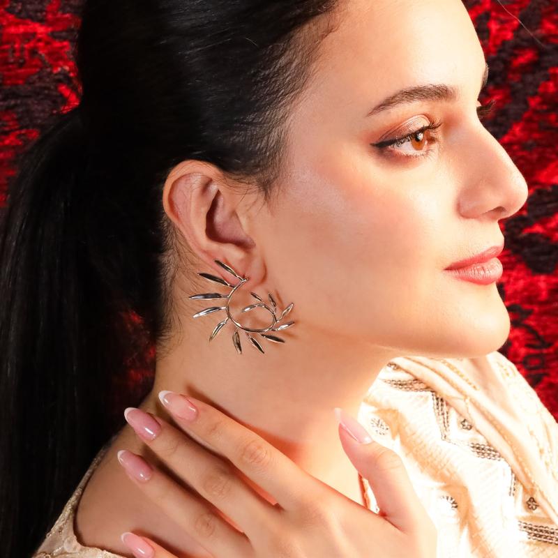 أقراط الشوكة السماوية