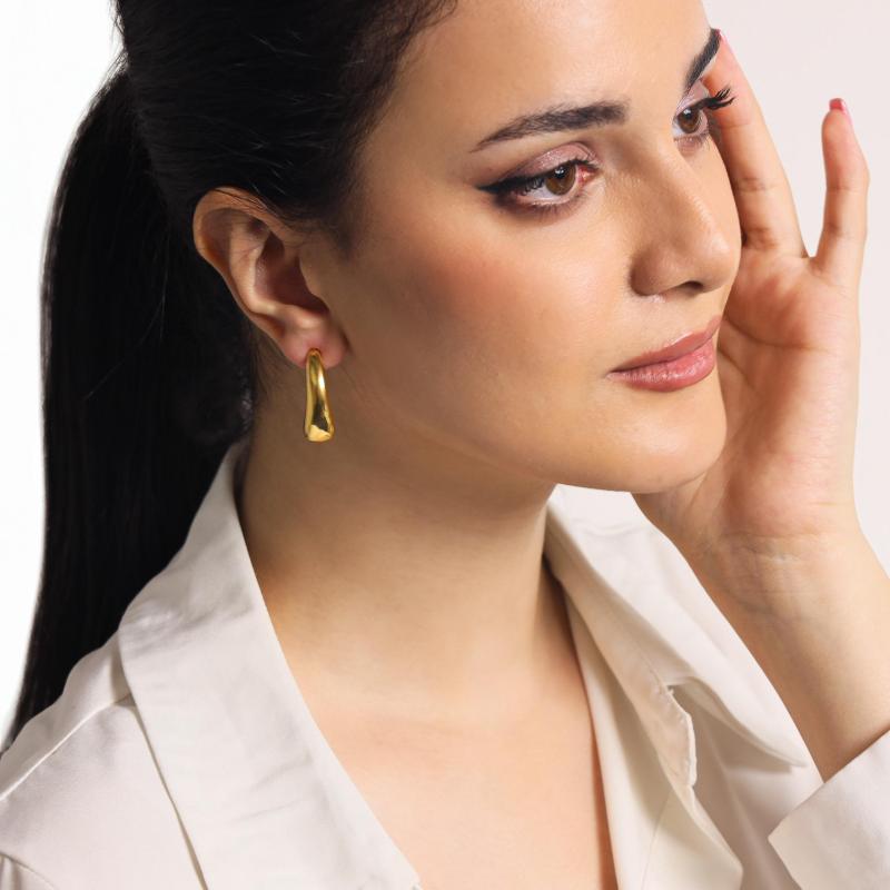 أقراط قطرة ذهبية منتفخة