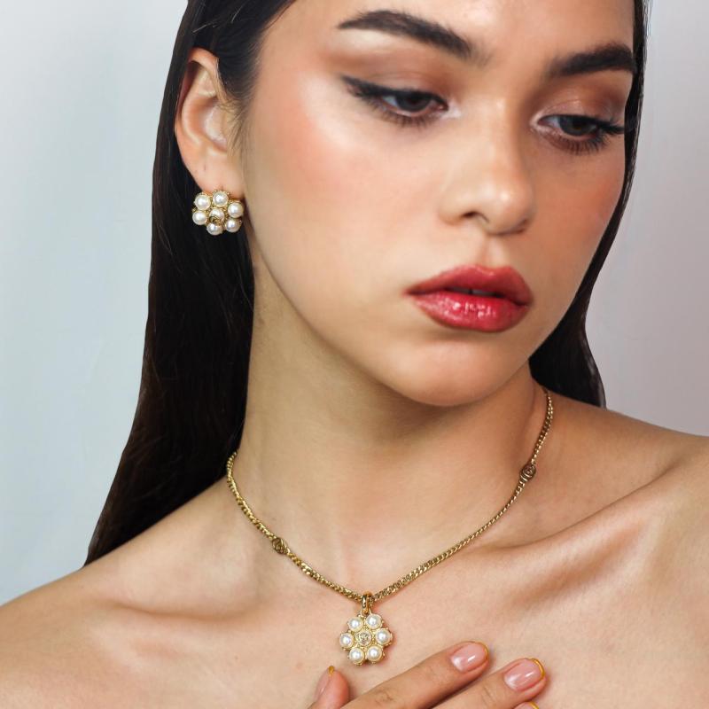 طقم زهرة بست لآلئ كبيرة