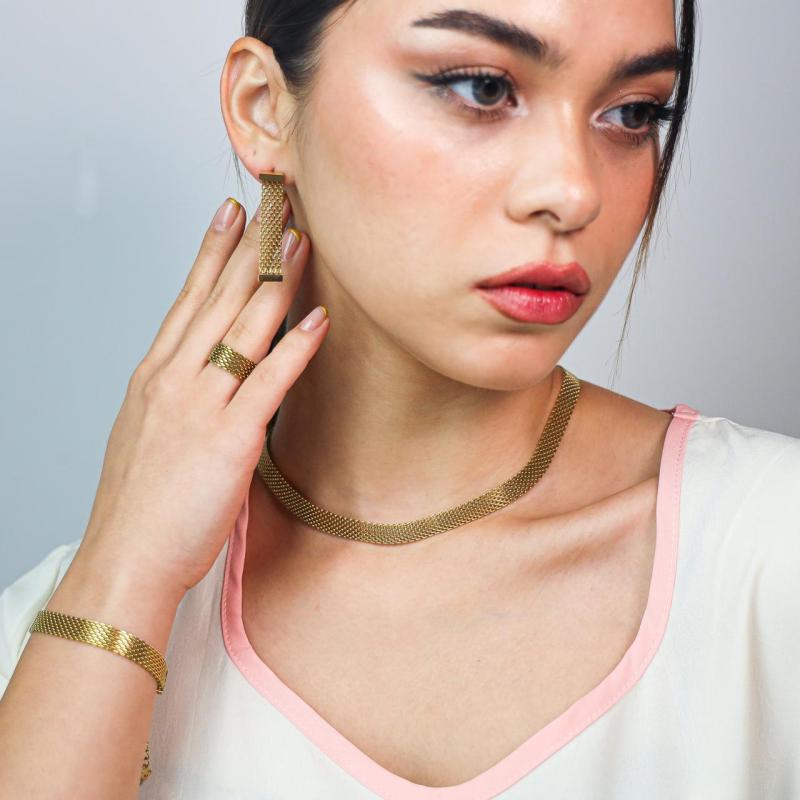 سلسلة شبكية عتيقة