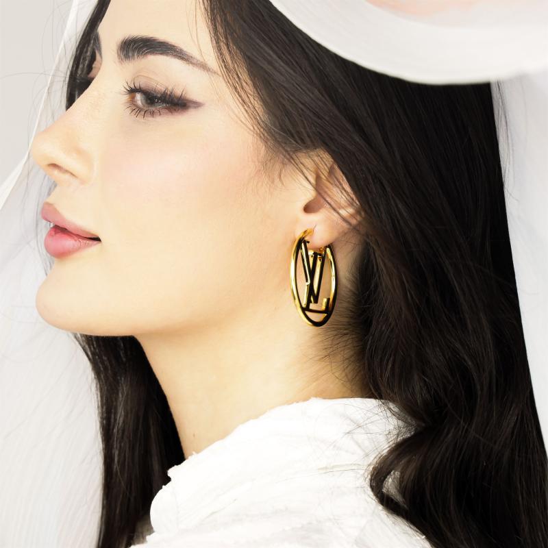 أقراط شعار L&V الفاخر