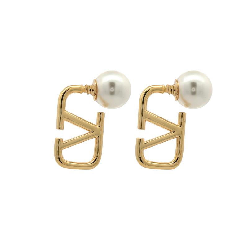 أقراط VAL اللؤلؤية المميزة